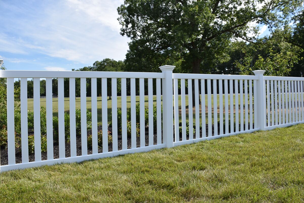 NORWALK - Fence Panel - 4' x 8'