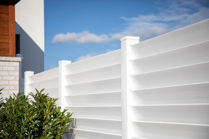 Seaside_Louvered Vinyl Fence_Catalyst