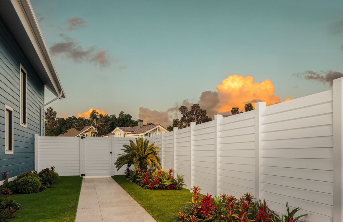 Seaside_Louvered Vinyl Fence_Catalyst